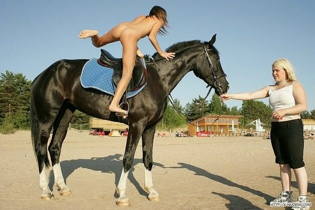 Ride on horseback - The practice of nudism helps overcome insecurities and overcome fears