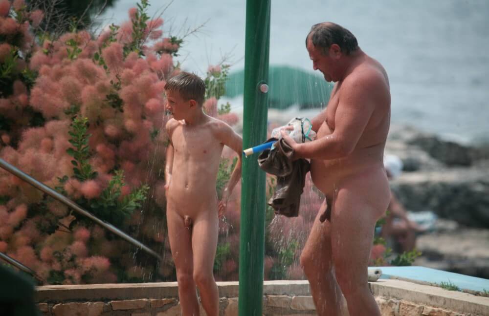 Naturist Shower Profiles pics - Peace and tranquility are important values for naturists