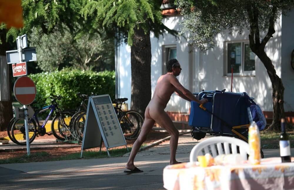 Park Side Street Pass-Bys photos - Family naturism in European countries