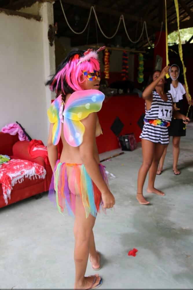 Tropical carnival photo gallery - Nature provides inspiration and energy for the practice of naturism and nudism