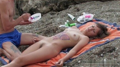Naked body art on the beach Full HD video - Simplicity is an important part of naturists lives