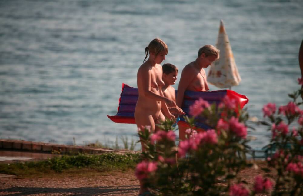 Dusk Til Dawn Showering phoros - The practice of naturism is a path to inner harmony and peace