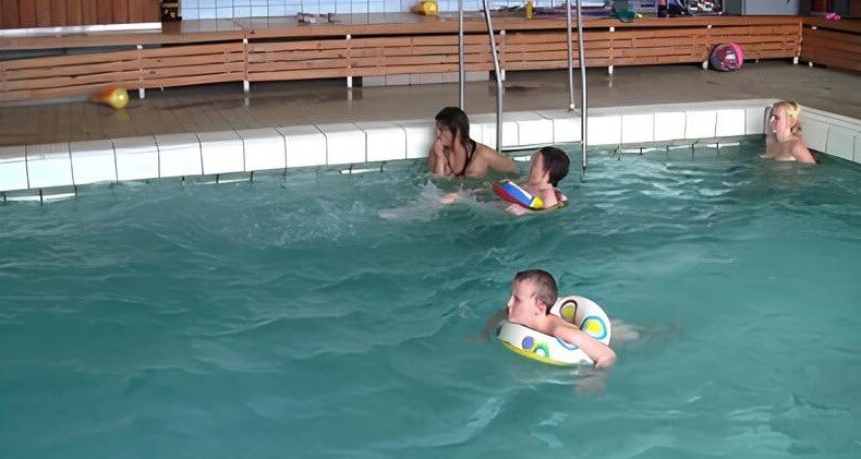 Swimming center club Full HD - The desire to connect with nature and be unclothed