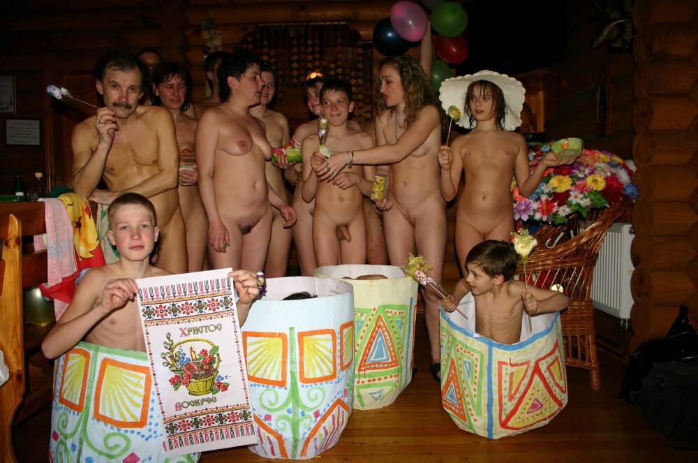 Easter Group Memories pics - The desire to be closer to nature and without clothes