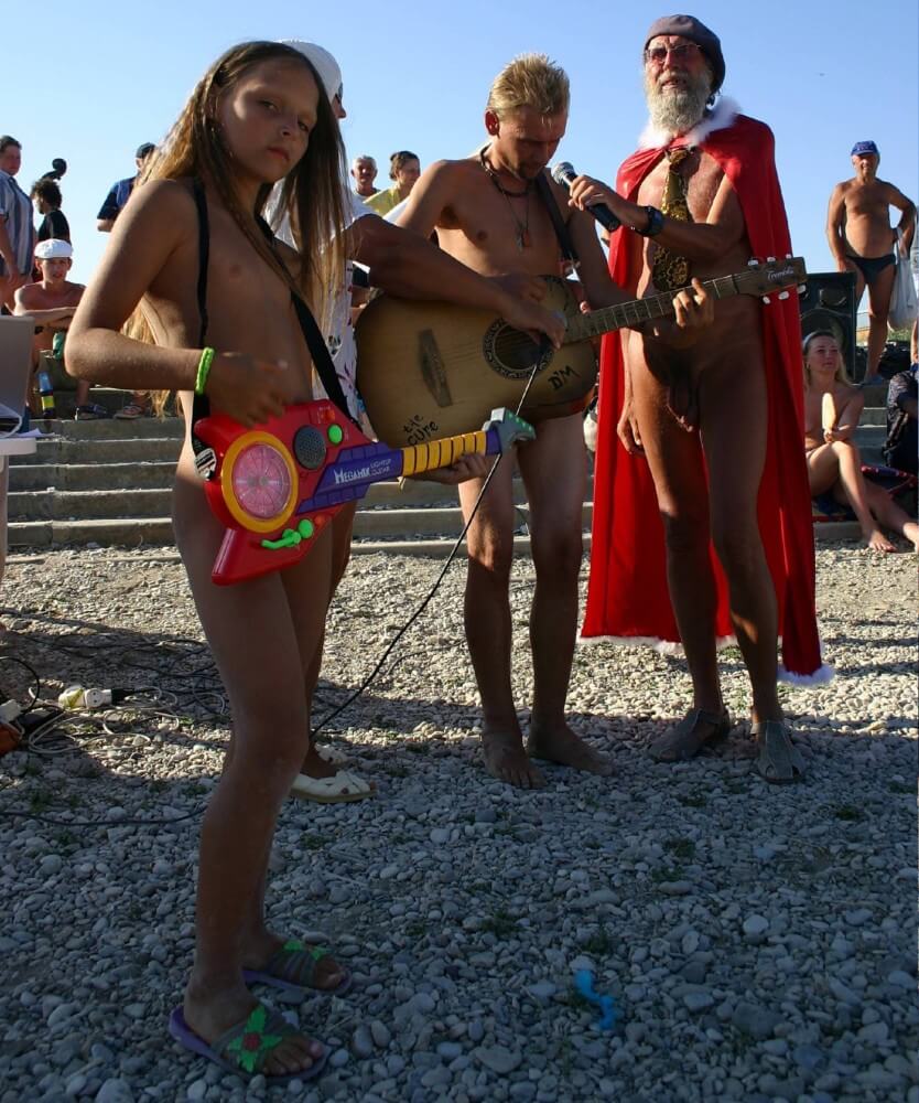 Naturist Beach Contests photos - A true nudist vacation
