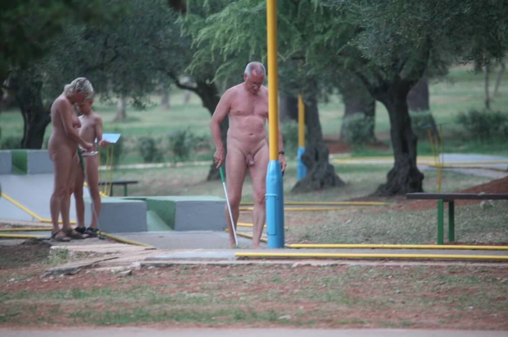 Mini-Golf Nude Participants pics - Nudism and naturism are a path to self-acceptance