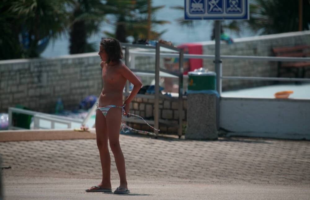 Naturist Pool Walkaround pics - Naturism and nudism value openness and sincerity