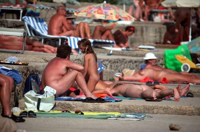 Passing Through Shores photo - Ideological naturists: exclusive materials