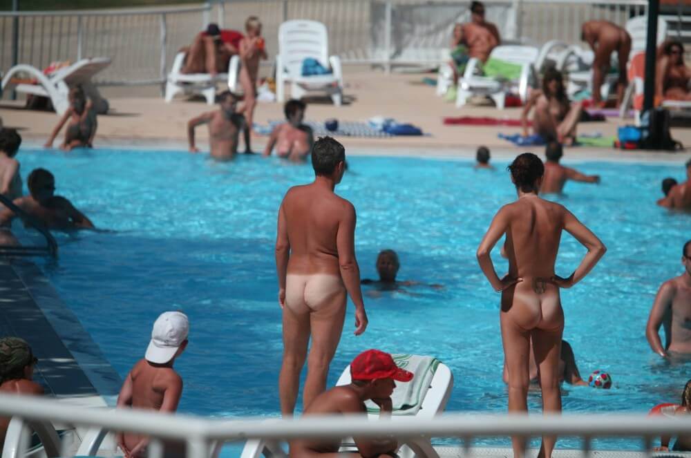 Pool-Shore Group Exercise - The Naked Human Body