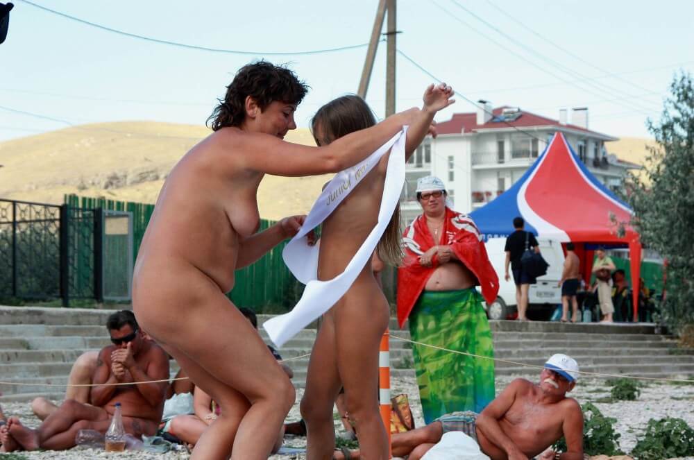 Presenting Mini Awards photos - Naturists are open to new ideas and experiences