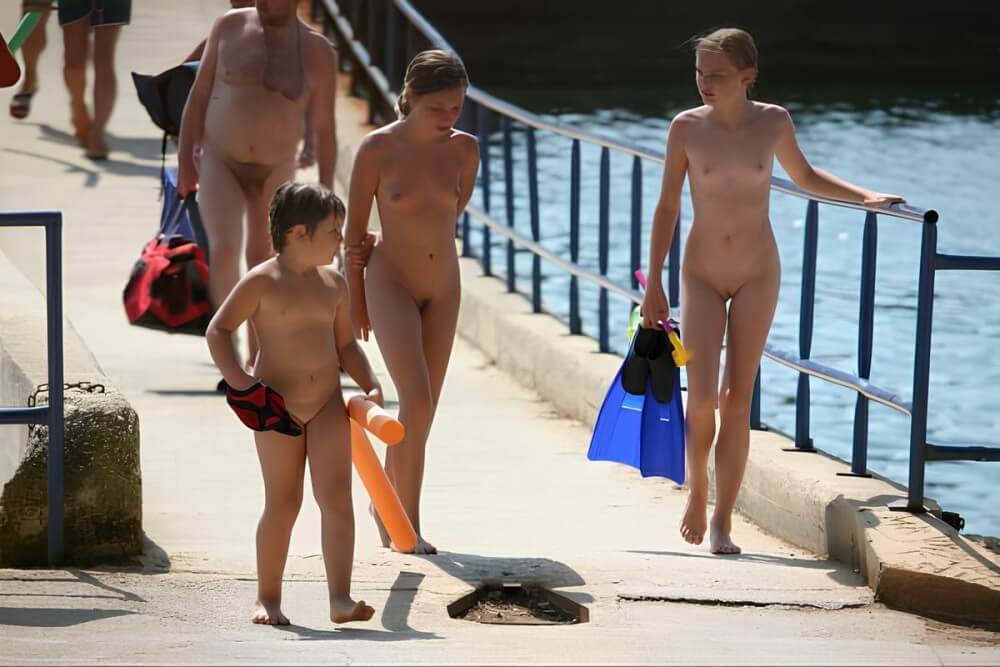 Naturism photo gallery # 11 - Overcoming shame and awkwardness when taking off clothes
