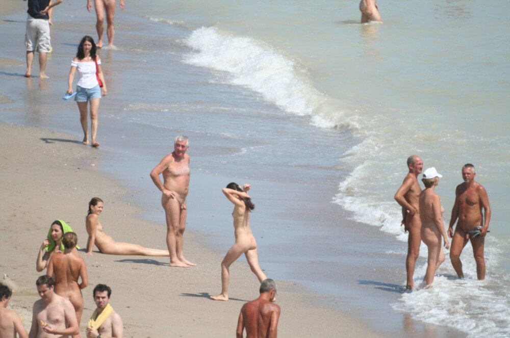 Costinesti Beach Groups pics - The Cult of Nudity Is Open to All