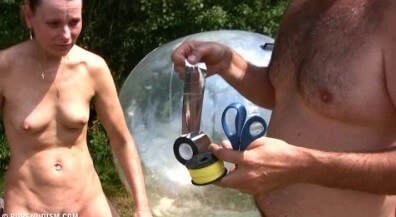 Daytime family picnic # 1 - Naturalness and freedom are the core principles of naturism and nudism