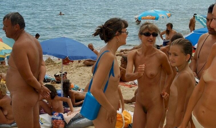 Documentary video naturism 1999 - Love for oneself and nature as the foundation of the naturist lifestyle