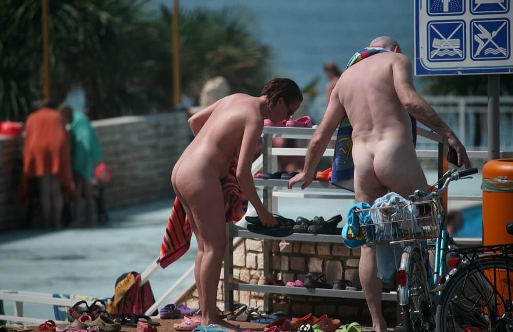 Pool Arrivals and Departures pics - Nudity is perceived as a natural expression of life
