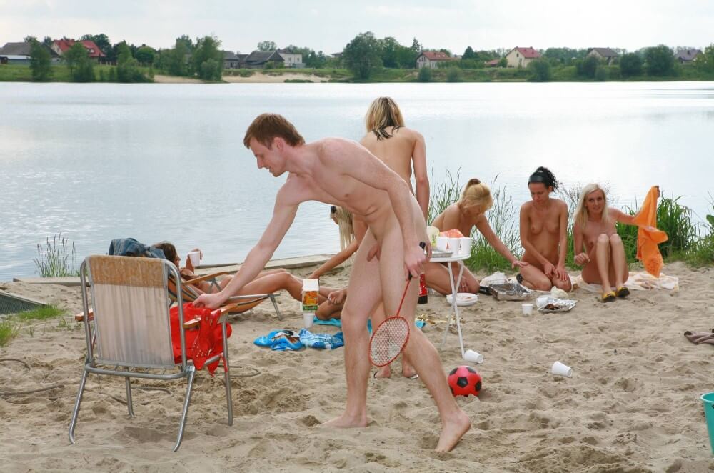 Lakeside Outdoor Activity photos - Seeks harmony with the rhythms of nature and the environment through nudity
