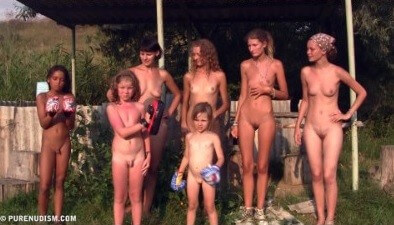 Coastral Paradise Full HD - Nudists relax beautifully—a sight to behold