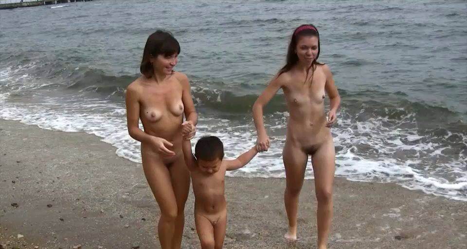 Land and Sea Naturism vol 1 - Accepting oneself fully is the foundation of naturism