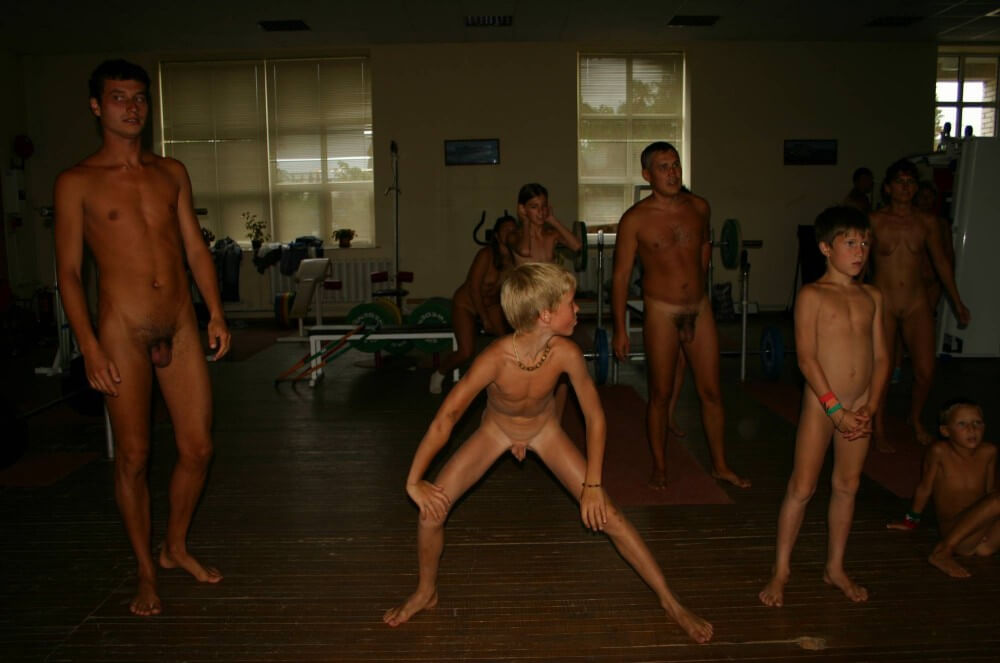 Family Gym Nudist Stretch pics - The cult of nudity has not been forgotten