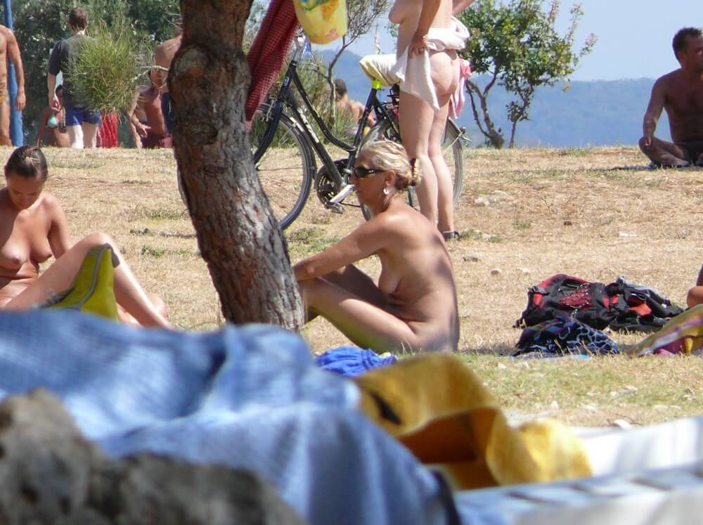 Ula FKK Shore Perspective pics - Taking Off Ones Clothes