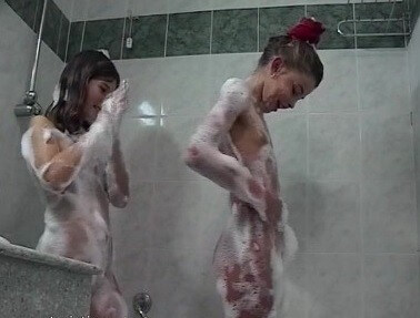 Naturistin: Rain Holiday 4 - Nudism means fewer complexes