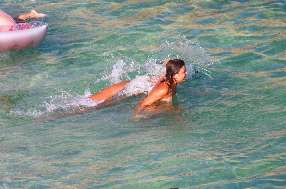 Ula FKK Teen Shore Run pics - Naturism is connected to self-love and love of nature