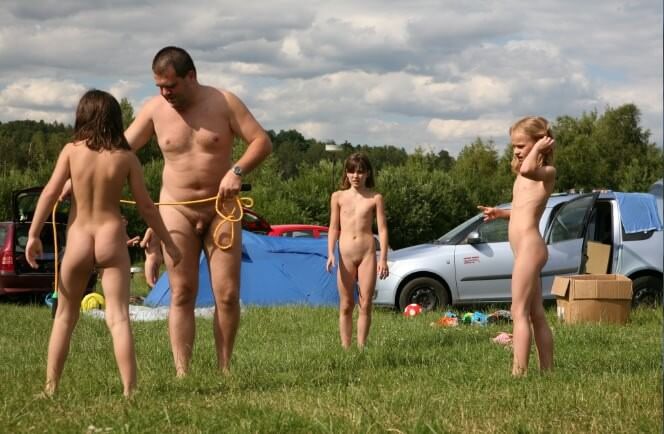 Naturism photo gallery # 38 - Nudism as a way to overcome body image issues and stereotypes