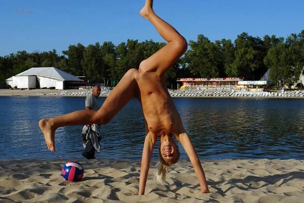 Enature presents - Naturism enthusiasts choose the natural world