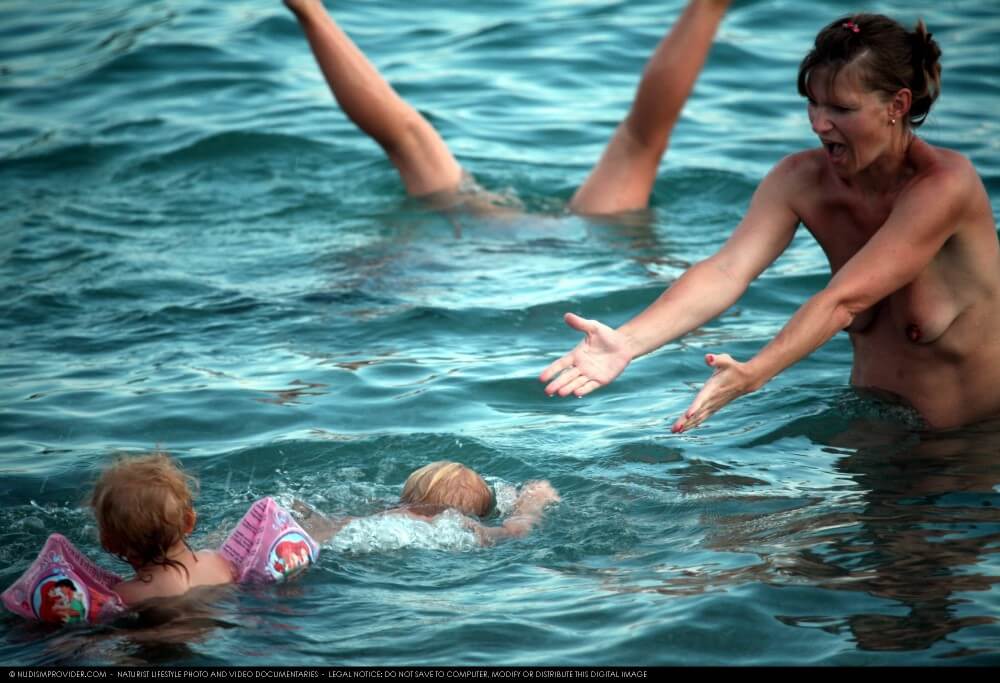 Water Locations Photo Set 6 - Lightness and ease as the main traits of naturists
