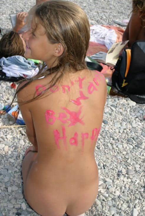 Osez vivre nu… Documentary naturism - Nature and nudism are the best home for a person