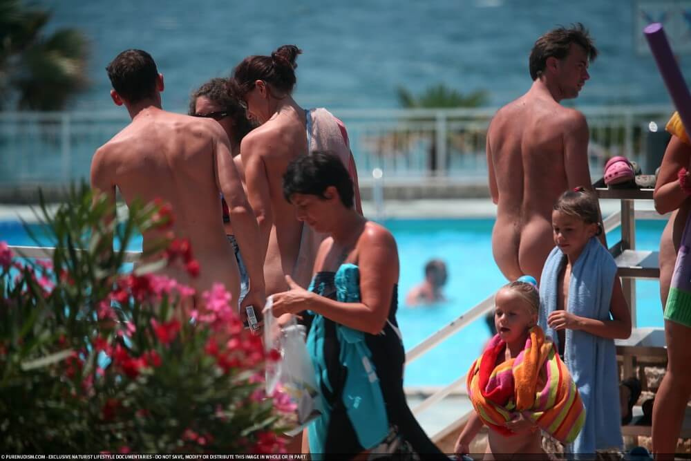 Naturism photo gallery # 66 - Many see bodily freedom as an important value