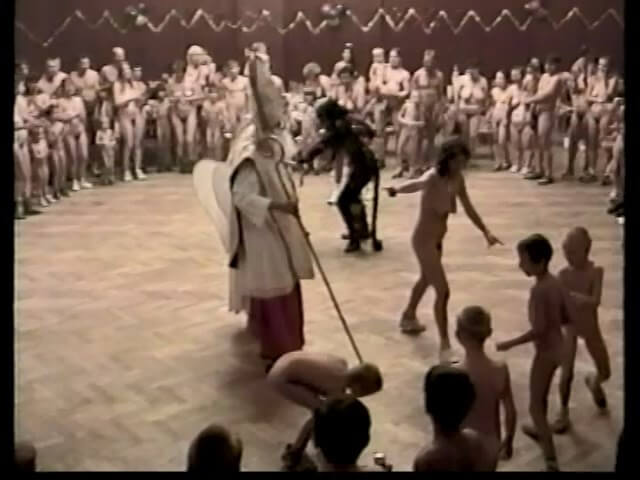 Helios Natura: Christmas Kinder Spiele - This is how naturism culture manifests itself